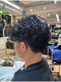 16時から23jまで営業中!! カット最終受付10時!!