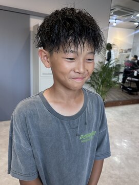 ヨム(YOMU) ツイストパーマ