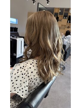 シアーベージュ