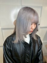 アンダーバー(UNDRvr)&nbsp;ホワイトグレージュデジタルパーマミディアムレイヤーカット