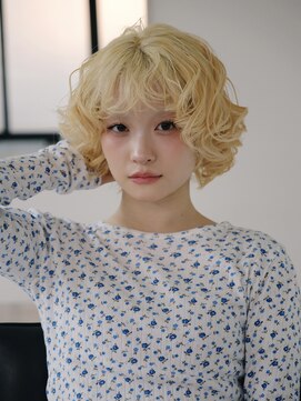 ピークアブー 原宿ハラカド(PEEK-A-BOO) ブリーチパーマ/抜きっぱなしブロンド/ブロンドヘア/カールヘア