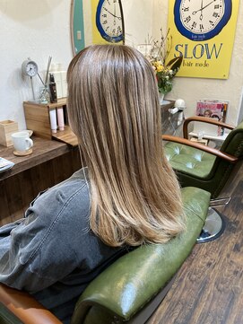 スロウ(SLOW) ブリーチありダブルカラー"ミルクティーグレージュ"