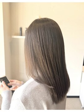 フィオーレ ヘアデザイン(FIORE hair design) スモーキーベージュ