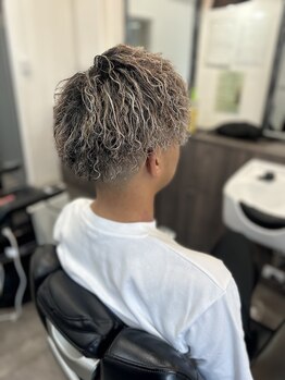 バーバークラハ(barber kuraha)の写真/顔周りのスタイルを創る。男の身だしなみを整える清潔感アップな空間♪