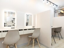 ヘアカラー専門店fufu 和光市駅前店【10月8日NEWOPEN(予定)】の雰囲気(スタイリング剤を豊富にご用意。セルフブローも楽しめる♪)