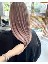 スリー(three)&nbsp;Medium