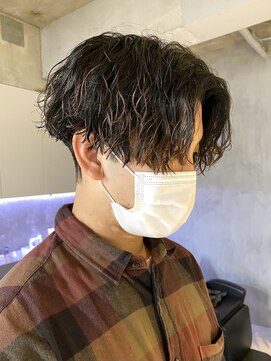 エリマ 調布(elima) センターパート/ツイストスパイラル/前下がり/スパイラルパーマ