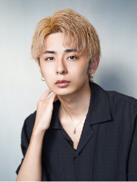 アルファ 新宿(alpha) フェザーパーマ/刈り上げセンターパート/サーフカール[新宿]