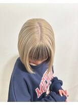 ハロ 蕨(HALO)&nbsp;ホワイトブロンド×インナーブラック【阿部佑香】