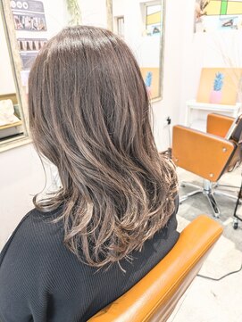 レインボー(Rainbow) レイヤーゆる巻きミディアム☆シアーグレージュ