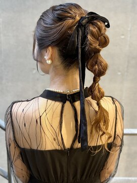 オリンテ バイ レシッド 表参道(orente by rcid) 編みおろしリボンヘアアレンジおくれ毛お呼ばれ金箔ポニーテール