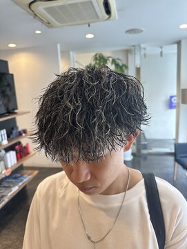 男を磨くメンズサロン オム グランド(HOMME GRAND) ツイストスパイラルパーマ×ハイライト
