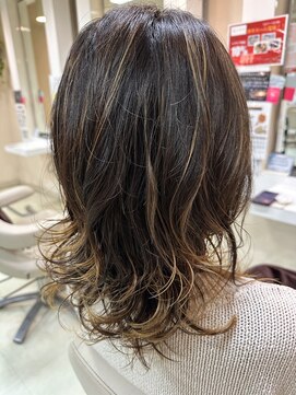 ギヴ 玉造店(Give) 伸ばし中ミディアムにデジタルパーマ