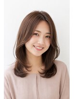 ベルス(bellus)&nbsp;流し前髪×フェミニンセミロング　20代　30代　40代