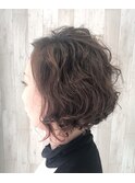 ゆるふわスパイラルウェーブショートボブクセ毛風パーマ前髪なし