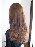 大人女子　セミロングウェーブスタイル　アッシュベージュカラー
