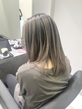 ルイス 喜連瓜破(Luis) バレイヤージュ