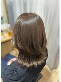 赤み消し!どの年代からも愛されるオリーブカラー