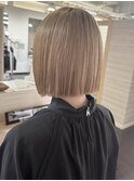 ハイトーンベージュショートボブ