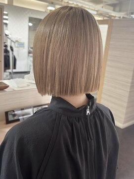 キャパジャストヘアー(CAPA just hair) ハイトーンベージュショートボブ