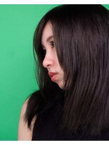 アンアタッシュ(UNE ATTACHE) 風がほどいた、まっすぐな余韻◎抜け感ストレートで今の気分を