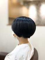 ヘアー グリーン(hair green) 30代40代50代/丸みショート/ブルーブラックカラー