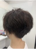 くせ毛を活かしてえり足スッキリショート