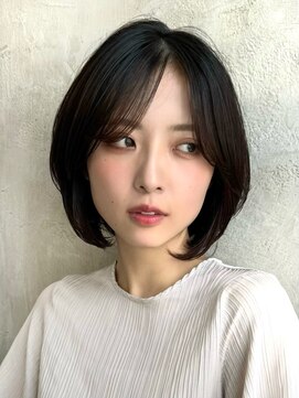 アフロート ルヴア(AFLOAT RUVUA) 「岩田莉奈」40代50代に人気の似合わせ丸みショートボブ　新宿