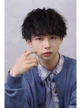 コンフィデンス メンズヘアー(confidence MEN'S HAIR) ツイストスパイラル刈り上げマッシュ［新宿/メンズパーマ］