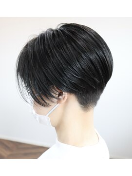 ウィスカーヘアー(whisker hair) 刈り上げハンサムショート
