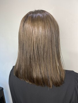 フツーロ 栄(FUTURO) ＃シルバーカラー＃ベージュ＃ベージュブラウン