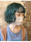 くるくるパーマターコイズグリーン［magiyhair西部笑］