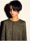 黒髪でもカッコイイハンサムショート