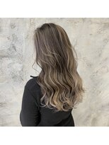 O&nbsp;バレイヤージュ立体感透明感ナチュラル大人可愛いロング