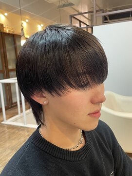 スタジオフォーエイチ(STUDIO 4H) マッシュウルフ/刈り上げツーブロック/アッシュブラック