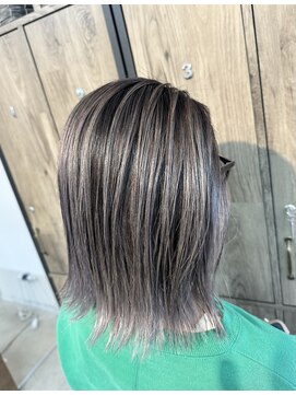 ロム(Rom.) バレイヤージュブリーチカラー