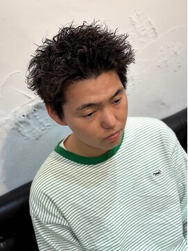 クオンヒール 淀屋橋店(QUON HEAL) スペインカール/スパイキーショート/フェザーパーマ/フェード×