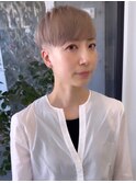 ハイトーン　ピンクベージュ　ブリーチ