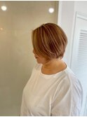 大人可愛い20代30代40代◎ハイライトカラーブラウンショート