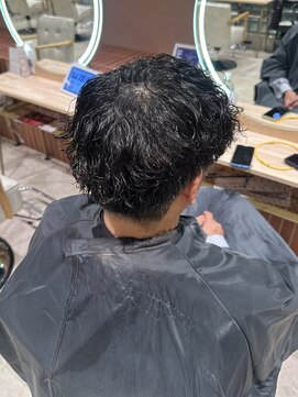 ヘアーアンドメイク ビス(HAIR&MAKE bis) メンズモデルカットパーマ募集中