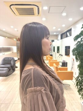 ディーコ(IDEEK) 柔らかなブラウンの艶髪ロングストレート 30代40代50代◎