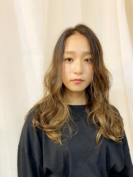 スイート ヘアデザイン(Suite HAIR DESIGN) シークレットハイライト×アッシュベージュ×モテロング