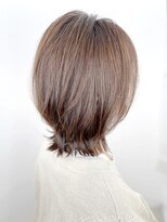 ミッシェル アフロート(michelle afloat)&nbsp;２０代３０代４０代５０代ツヤ小顔CカーブカットのCライン外ハネ