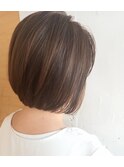 前下がりボブ×ベージュカラー
