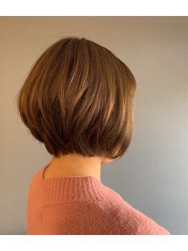 アーティー (artee) 柔らかシルエットボブ＋イルミナカラー