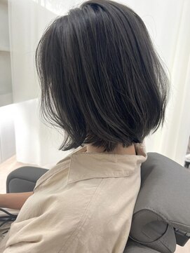 リル(re'll) 《花屋併設》ダークアッシュ［酸性ストレート/ヘアセット]