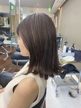 シャンプーボーイエイムス(SHAMPOO BOY aims) 大人ミディアム外ハネスタイル