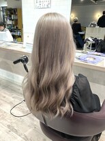 コワファーストナガサキシャンプーボーイ(COIFF1RST NAGASAKI SHAMPOO BOY)&nbsp;長崎 ブリーチ2回 ホワイトミルクティー