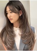 ハイライトカラーミルクティーベージュレイヤーカット