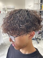 レボ(Revo)&nbsp;朝の時短にも！しっかりとした動きが波巻きパーマの魅力